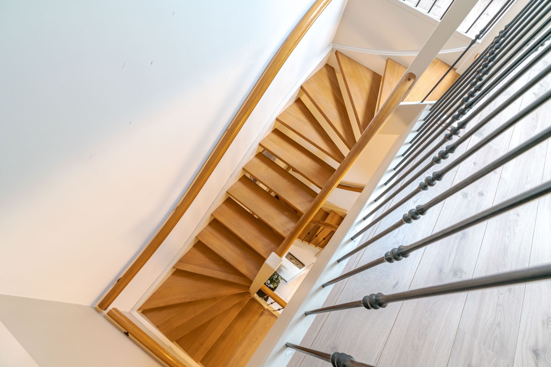 Eiken dichte trap 1-kwartdraai doe-het-zelf pakket